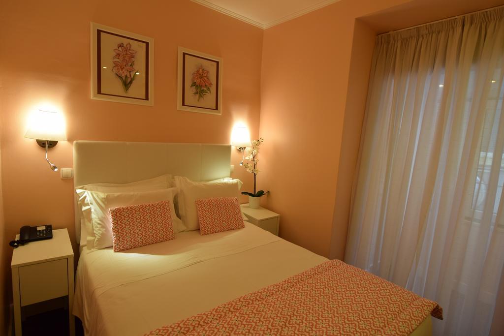 เรซิเดนเชียล ฟลอเรสเซนเต Hotel ลิสบอน ห้อง รูปภาพ